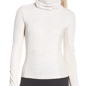 NIKE Hyperwarm Running Turtle Neck🤍Size M